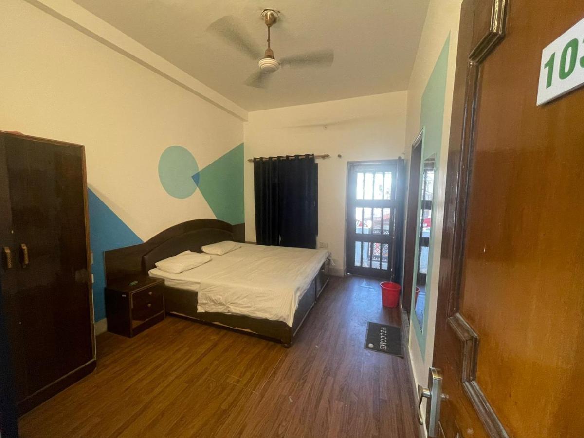 Unplan Hostel Rishīkesh Extérieur photo